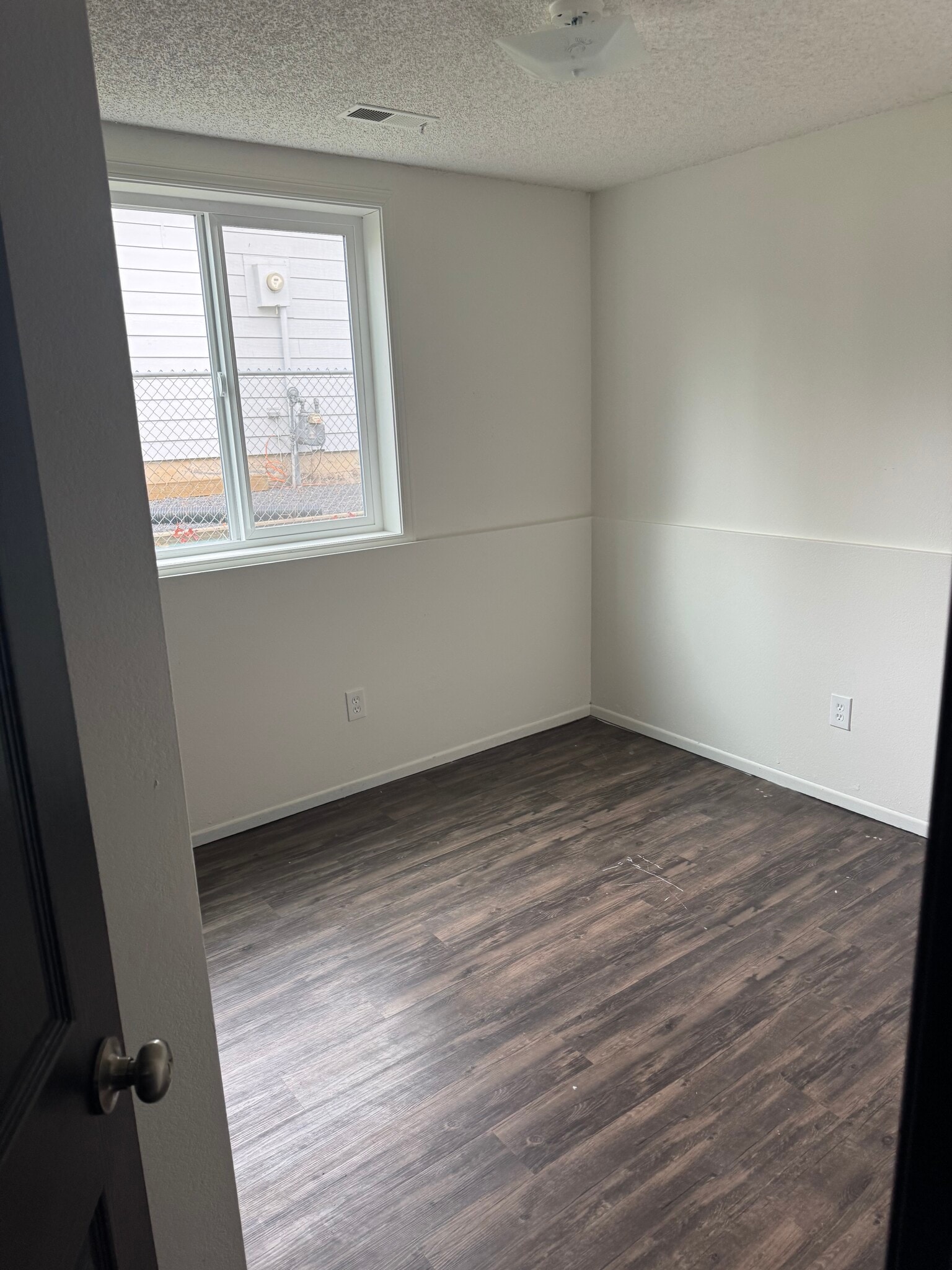 Building Photo - 655 Lund Ln