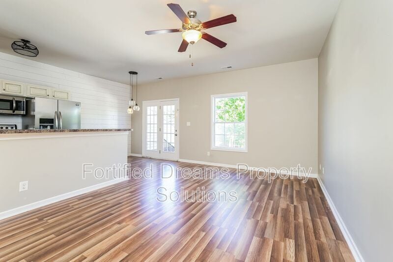 Building Photo - 307 Skiles Hts