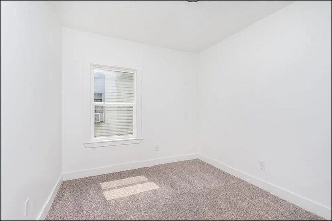 Building Photo - 1137 Saint Peter St