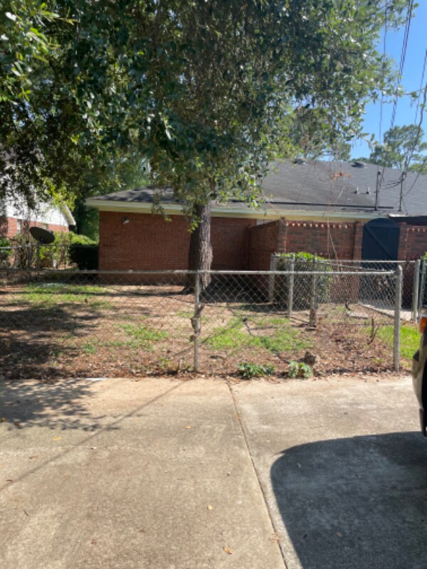 Building Photo - 1931 Stuart Ave