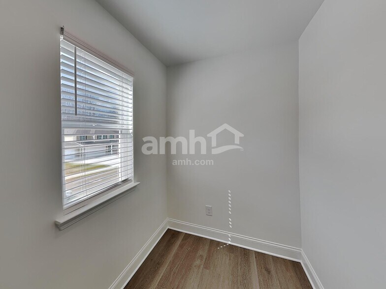 Building Photo - 347 Hickory Pointe Rd