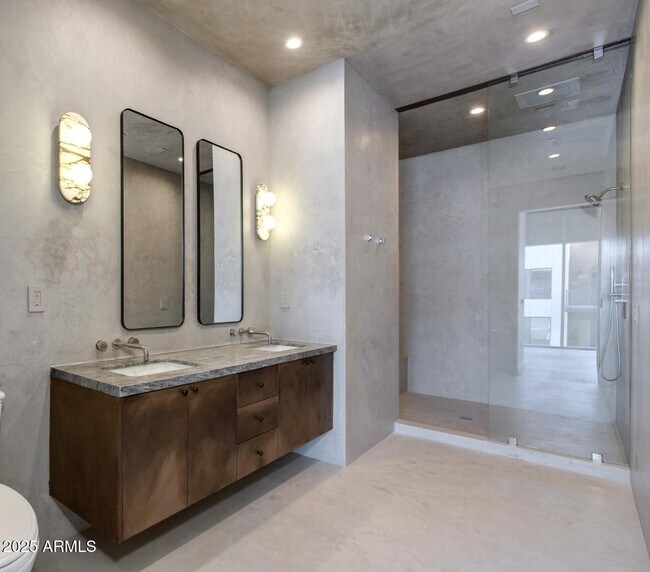 Building Photo - 4747 N Scottsdale Rd