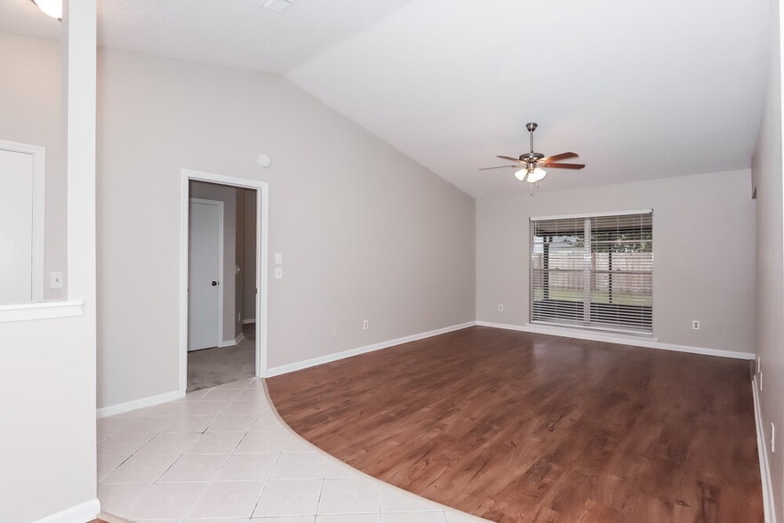 Building Photo - 1012 Cameo Crest Ln