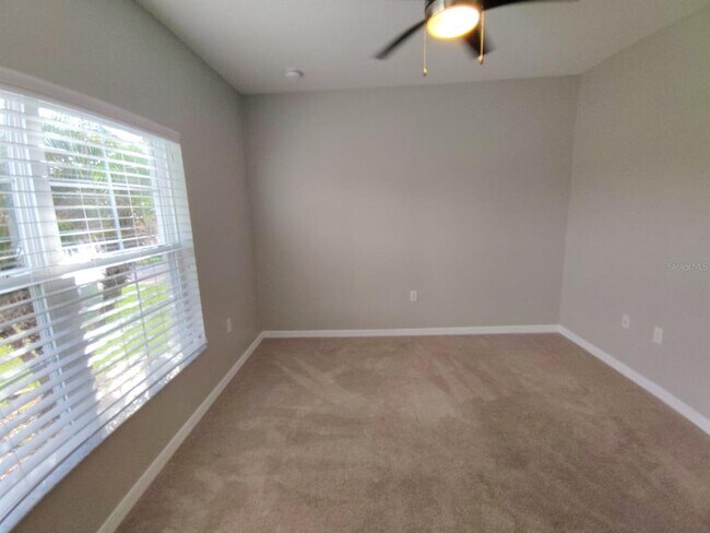 Building Photo - 2213 Waukegan Dr