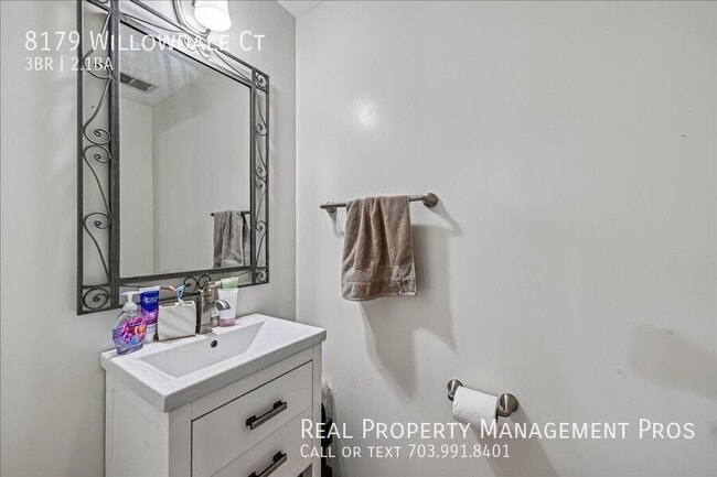 Building Photo - 8179 Willowdale Ct