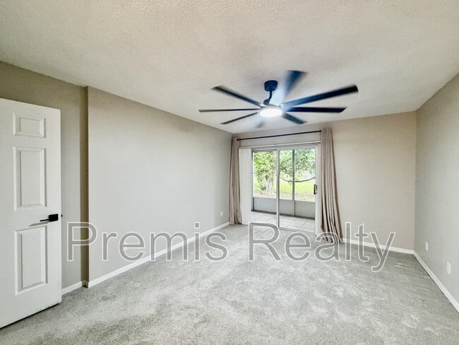 Building Photo - 102 Steeplechase Ln