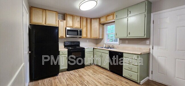 Building Photo - 834 Ridge Ave