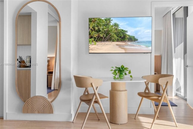 Building Photo - 601 NE 1st Ave