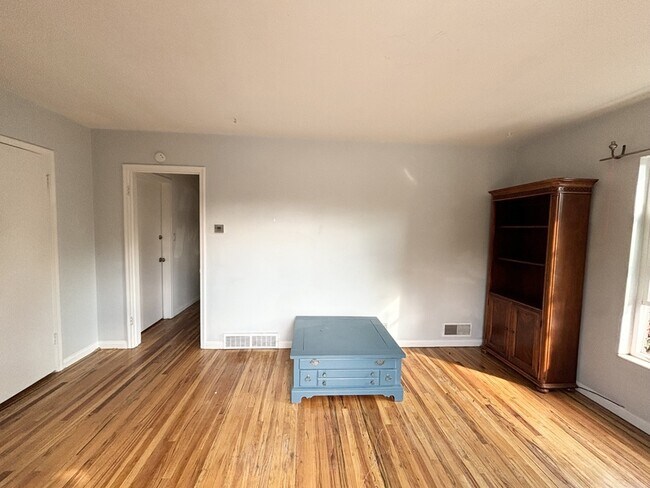 Building Photo - 1507 S 700 E