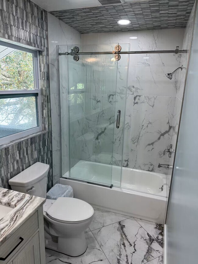 Building Photo - 3839 Sandstone Ct