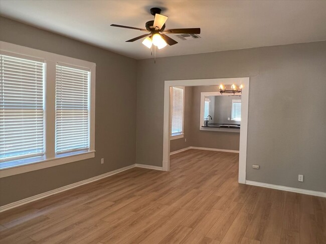 Building Photo - UPDATED 2 BEDROOM CENTRAL BELTON NEAR UMHB