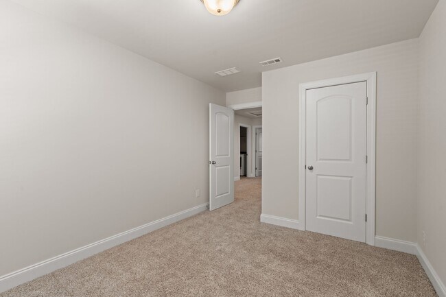 Building Photo - 4510 Skywood Ln