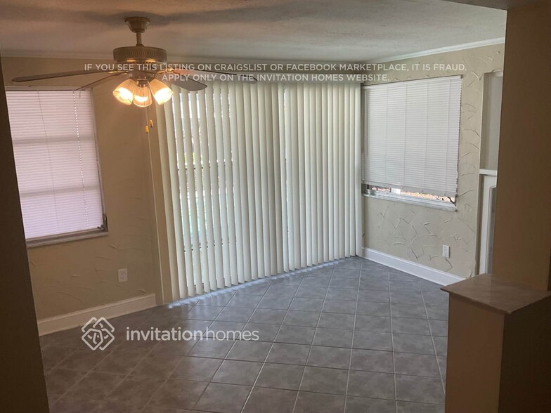 Building Photo - 9057 Lynwood Dr