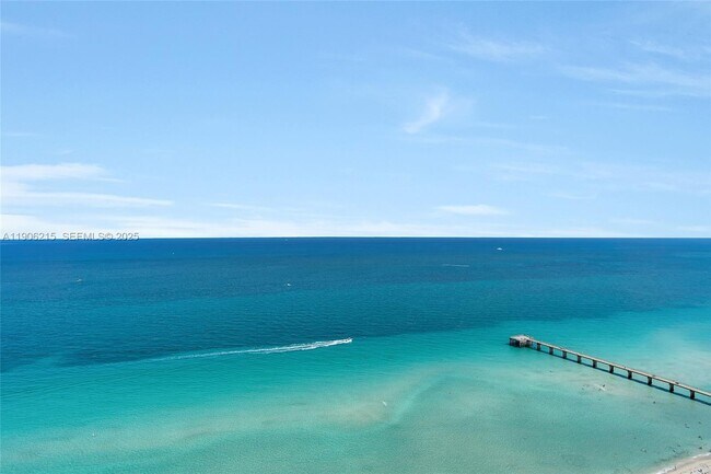 Building Photo - 16901 Collins Ave