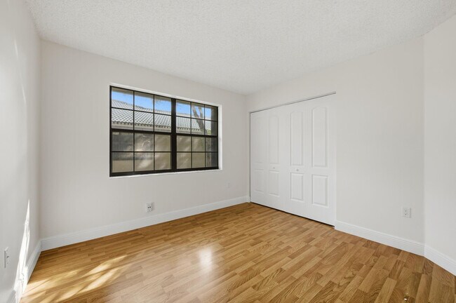 Building Photo - 454 Westree Ln