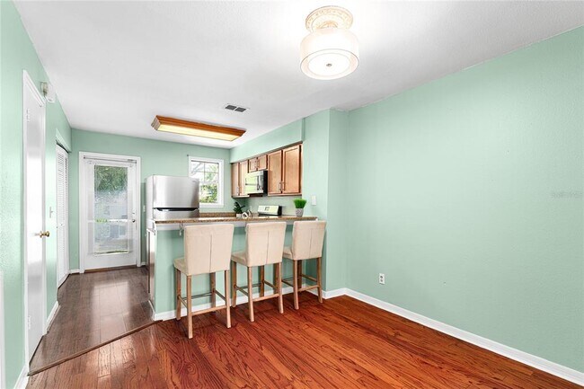 Building Photo - 5704 Bratton Dr