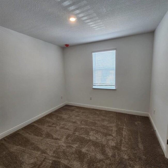 Building Photo - 19050 Blueleaf St