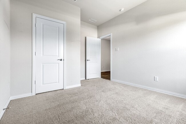 Building Photo - 6312 Spooky Cat Trl