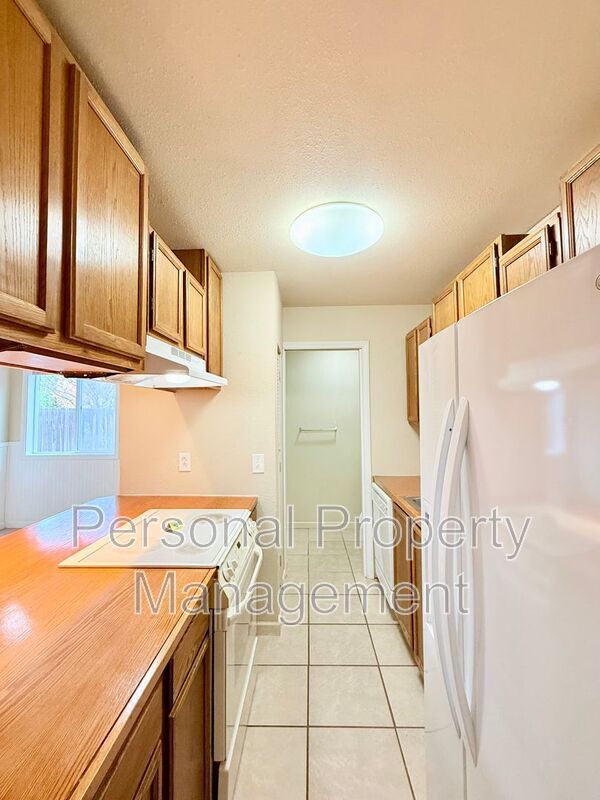 Building Photo - 10303 NE 23rd St