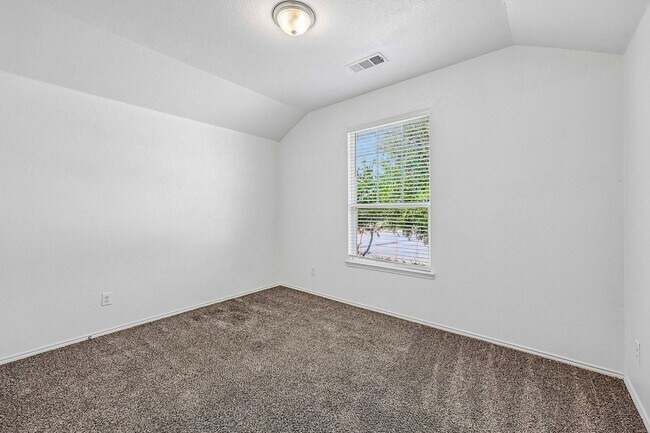 Building Photo - 512 Stableford St