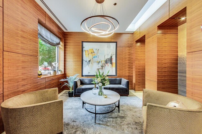 Building Photo - 1629 S Prairie Ave