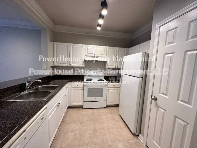 Building Photo - 1850 Cotillion Dr