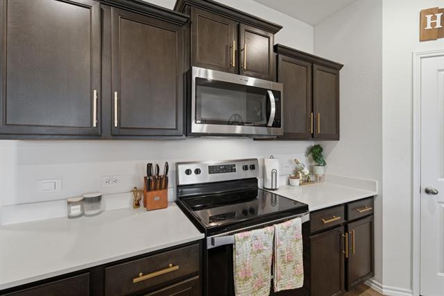 Building Photo - 124 Creek End Dr