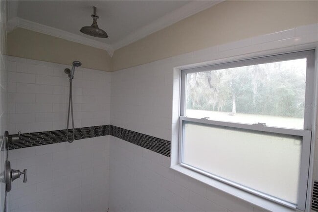 Building Photo - 10907 SW 24th Ave