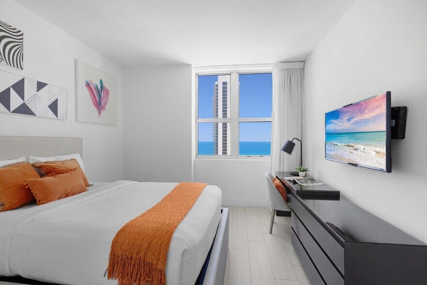 Building Photo - 4112 Jimmy Buffett Mem Hwy