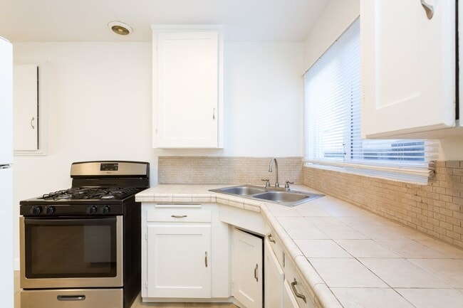 Building Photo - Parks