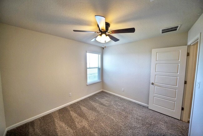 Building Photo - Beautiful Home Now Available in Orchard Pa...