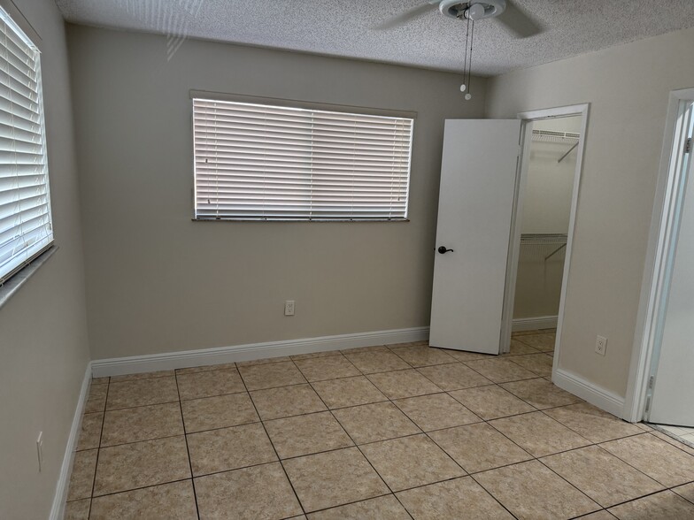 Master bedroom - 11311 SW 200th St