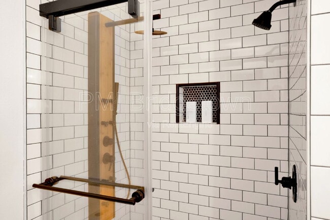 Building Photo - 11735 SW Butte Ln