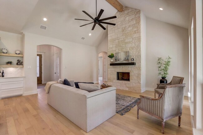Building Photo - 1007 Meadow Wood Ter