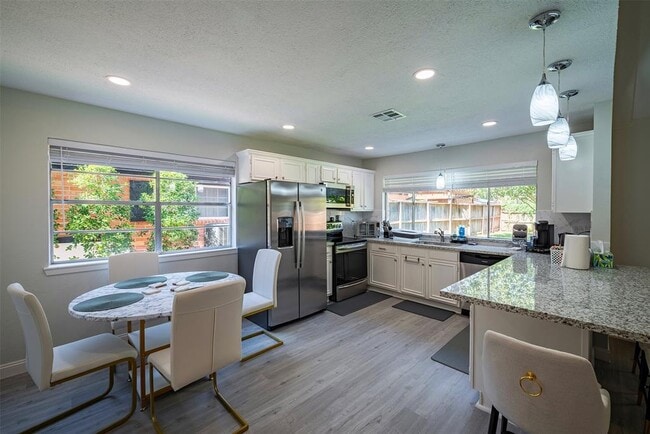 Building Photo - 11530 Green Glade Dr