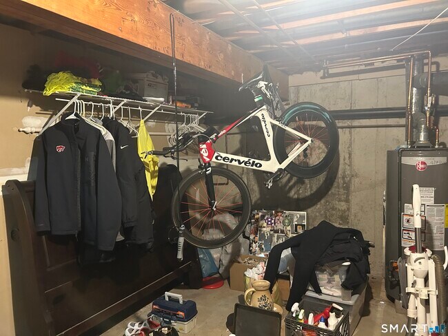 Building Photo - 17 Eagle Rock Cir