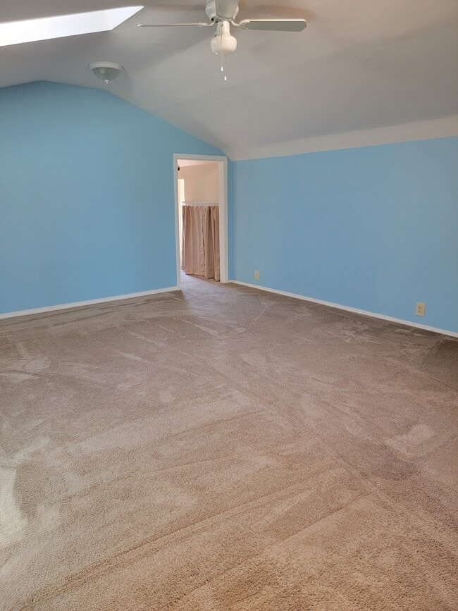 Building Photo - 37020 Schafer Rd