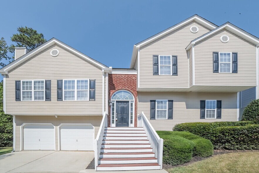 Primary Photo - 5725 Newnan Cir