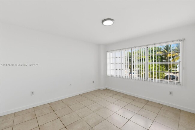 Building Photo - 624 NW 11th St