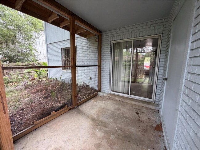 Building Photo - 1048 SW 6th Dr