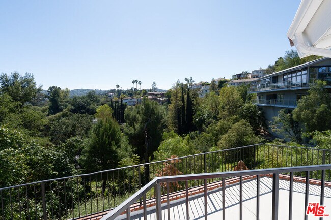 Building Photo - 5026 Medina Rd