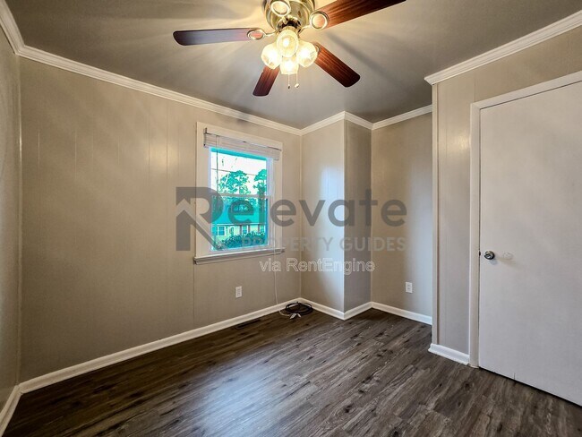 Building Photo - 3206 Belmont Ave