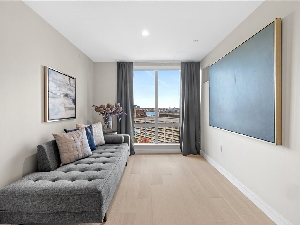 Building Photo - 110 Broad St