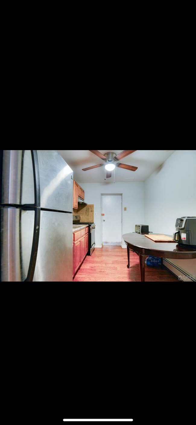 Building Photo - 500 S Center St