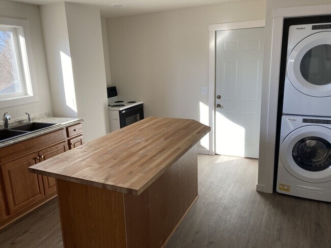 Building Photo - Contract for Deed like a Rent to Own!