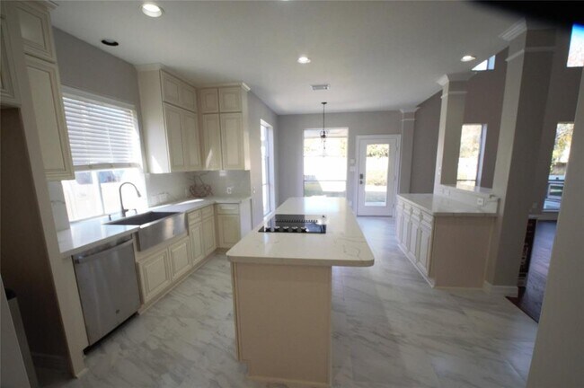 Building Photo - 5423 Montbury Ln