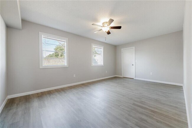 Building Photo - 4806 Pecan Springs Rd