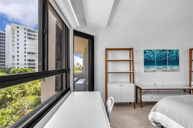 Building Photo - 251 Crandon Blvd