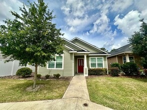 Building Photo - Modern Comfort in Fletcher Oaks – 3BR/2BA Home with Natural Light & Serene Views