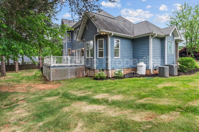 Building Photo - 7887 Mountain Shore Dr
